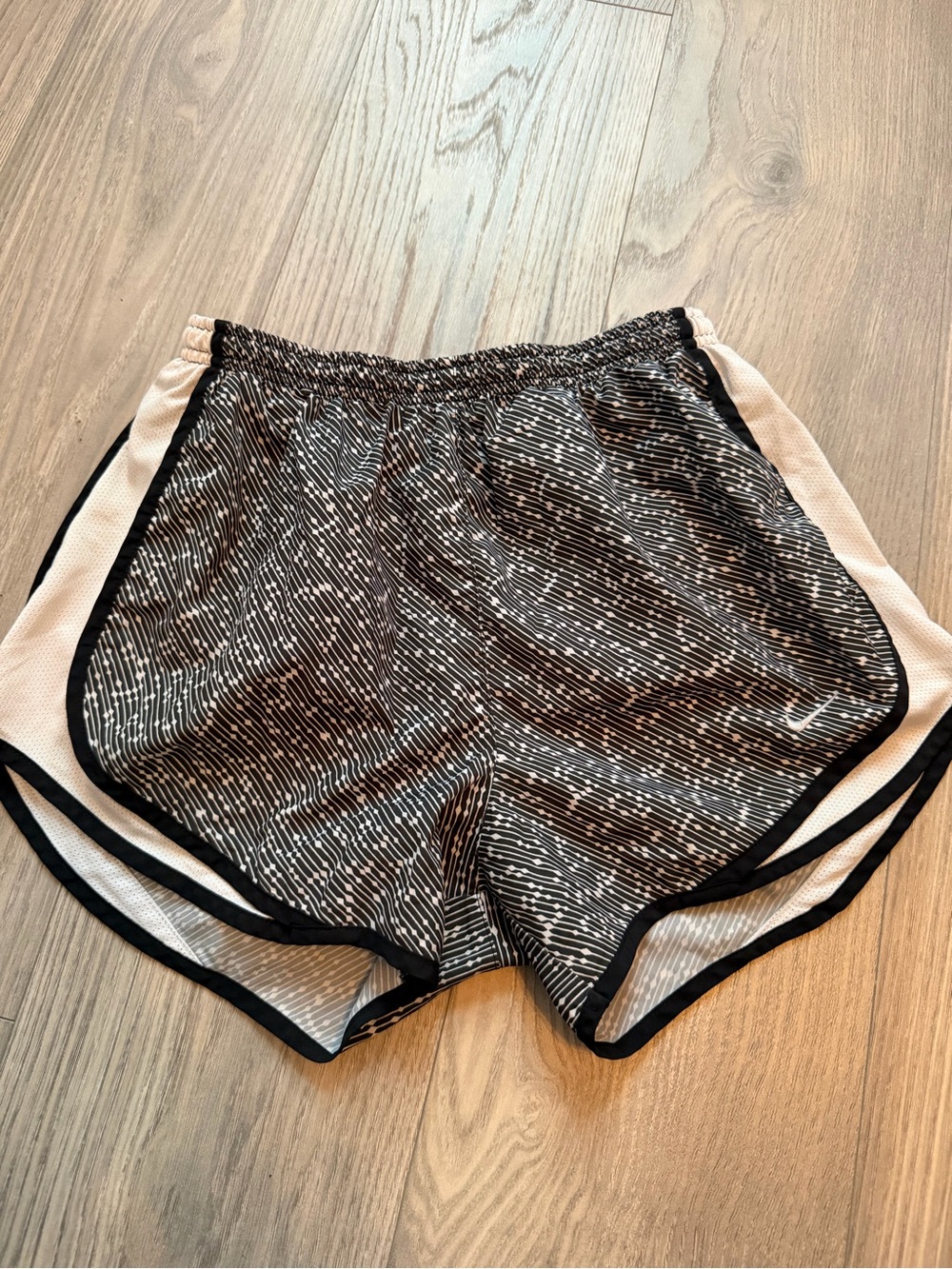 Nike Tempo Dri-FIT Running Shorts Black White Geometric Striped Size S Athletic